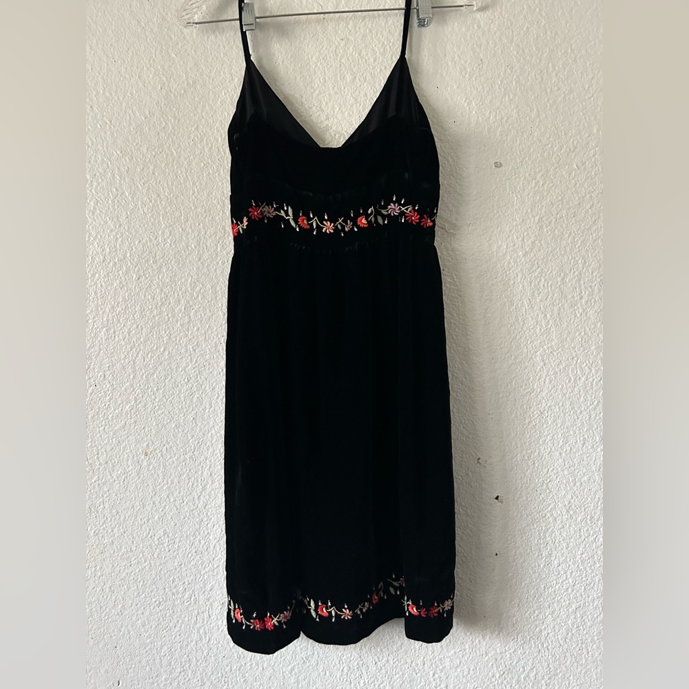DKNY | Y2K Black Velvet Floral Embroidered Boho Babydoll‎ Midi Dress Sz 6 - Picture 8 of 12